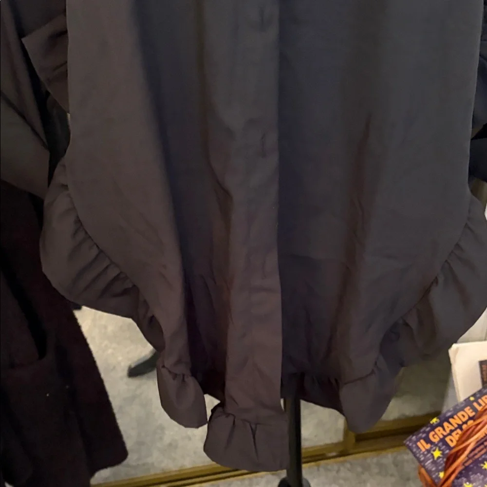 Black Ruffle-Hem Button Front Shirt - Picture 4 of 8